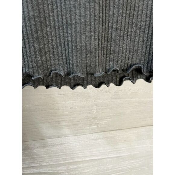 Forever 21 Lettuce-Edge Long-Sleeve‎ Cropped Top Small - Picture 4 of 5